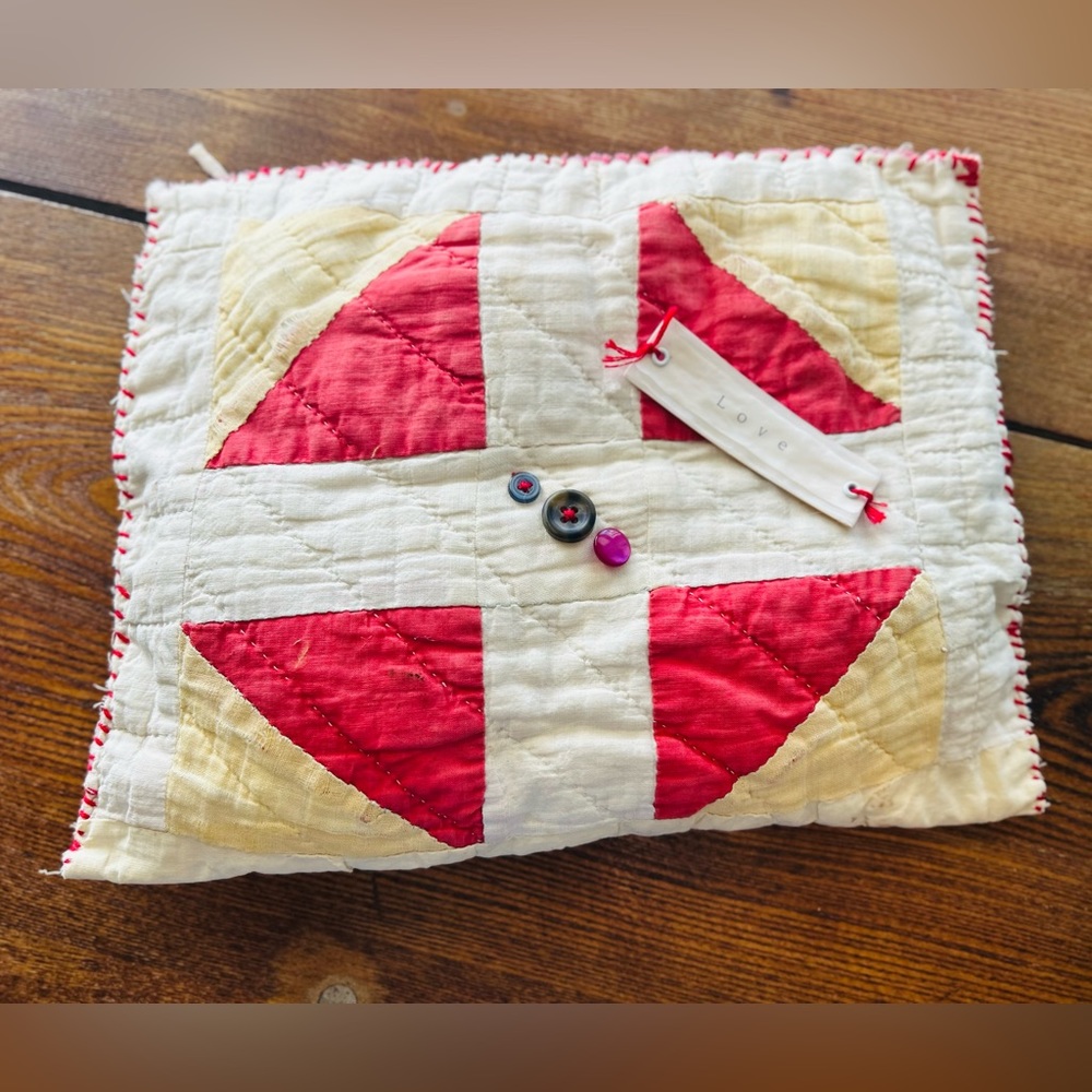 Primitive pillow